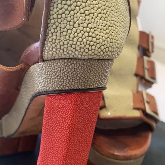 Chrissie Morris Stingray & Leather Platform Sandals w/box - Picture 3 of 8